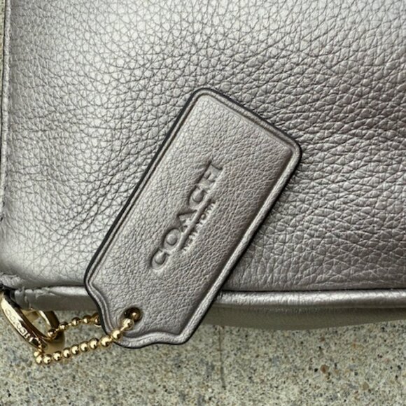 EUC Coach Metallic Pebbled Leather Purse Wristlet Taupe Gold - Picture 5 of 7